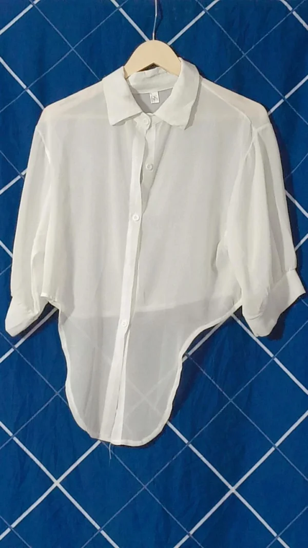 “Stylish Women’s White Square-Neck Blouse – Summer Top”