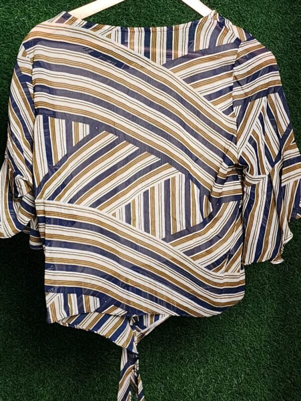 “Stylish Women’s Cotton Check Crop Top – Summer Print” - Image 2