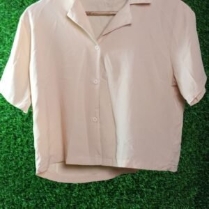 “Elegant Women’s Cream Knit Crop Top – Summer Staple”