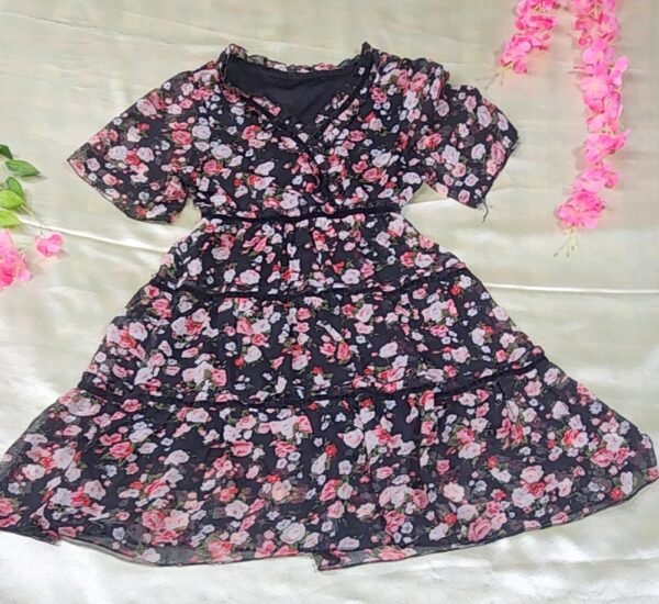 “Elegant Ladies Dresses | Trendy Women’s Fashion Outfits Online”