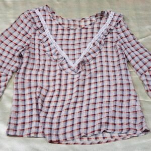 “Trendy Girls’ Top | Stylish & Comfortable Fashion for Everyday Wear”