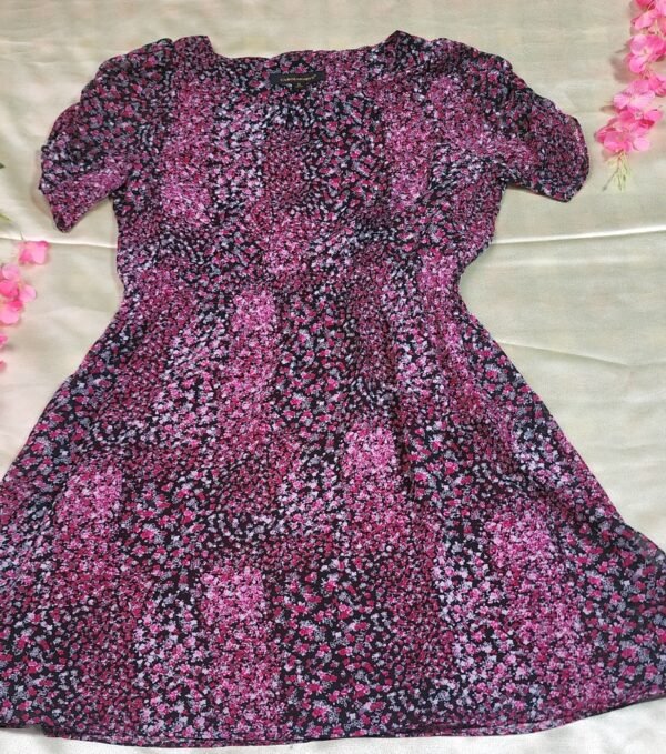“Elegant Purple Dresses for Women | Stylish & Timeless Fashion”
