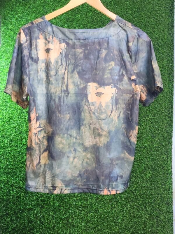 Trendy Ladies Top for Casual & Party Wear - Image 3