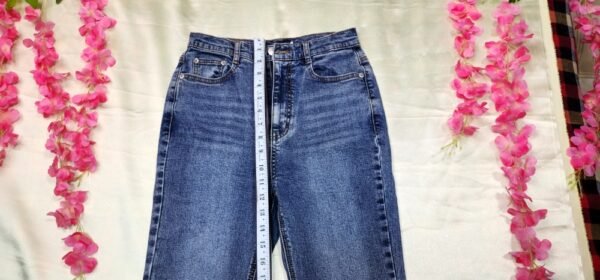 Trendy Ball Bottom Jeans for Ladies – Retro Flare with Modern Style - Image 5