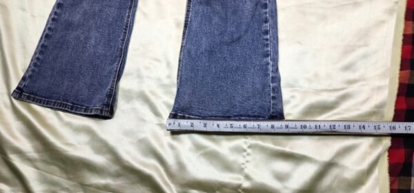 Trendy Ball Bottom Jeans for Ladies – Retro Flare with Modern Style - Image 7