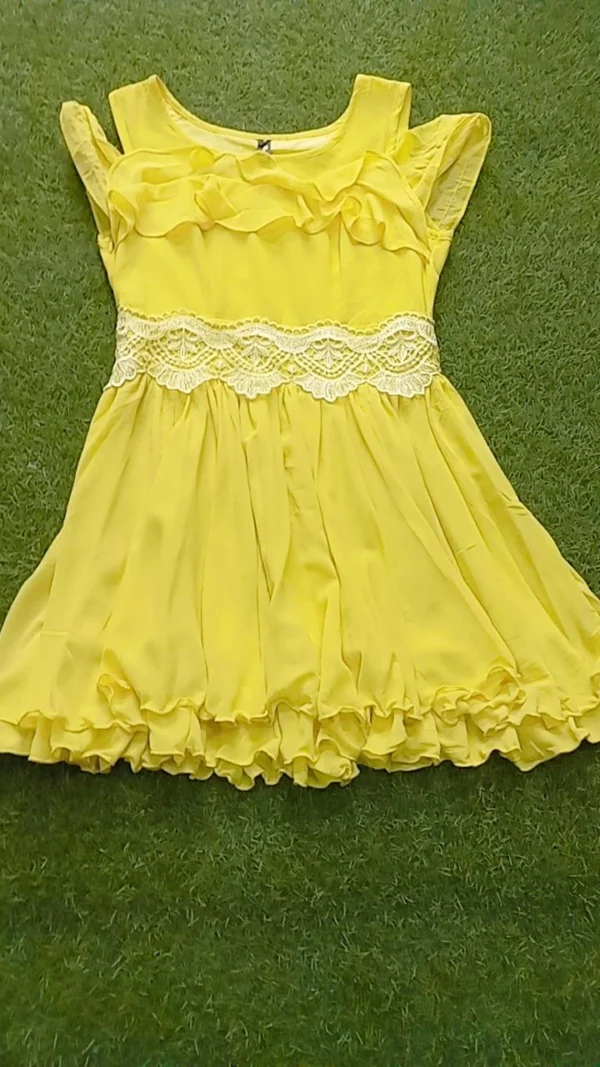 Women's Yellow Sleeveless Dresses – Casual to Party Wear - Image 3